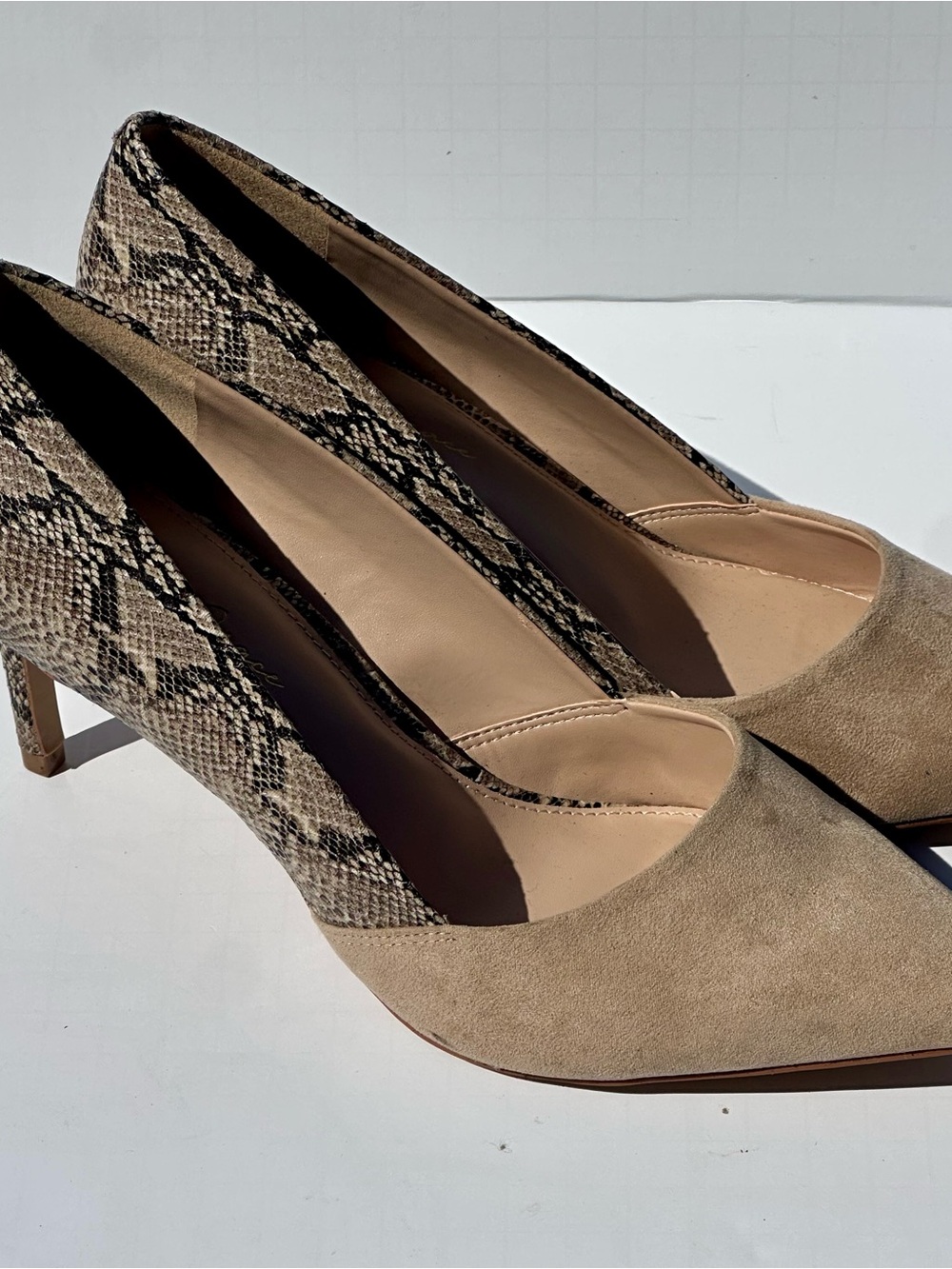 Amanda Grace Womens 10M Pointed Toe D’Orsay Pumps Beige Suede Snake Print Heel